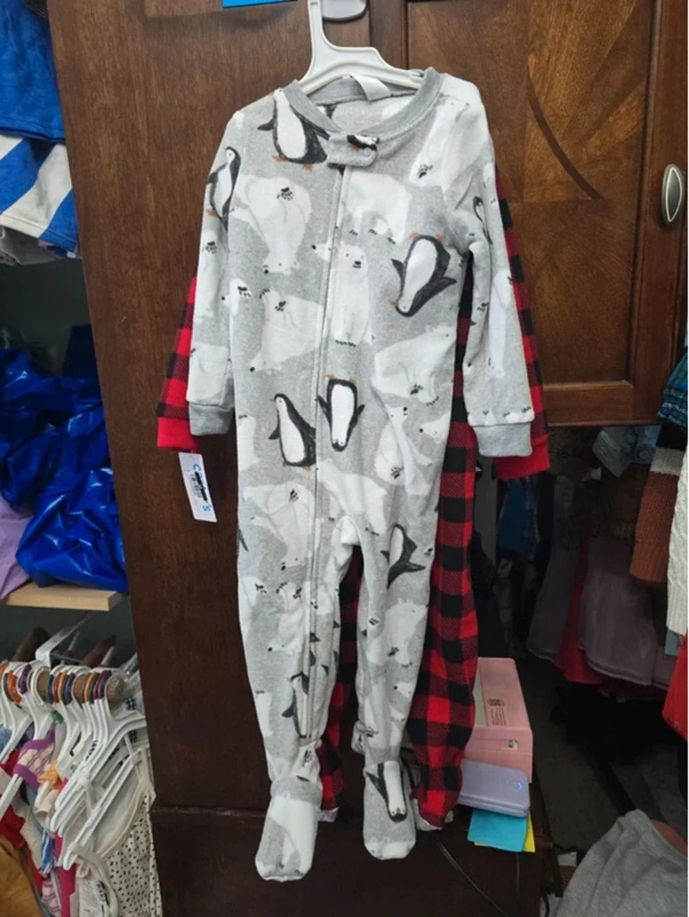 2t brand new pajamas from carter's item.136G7